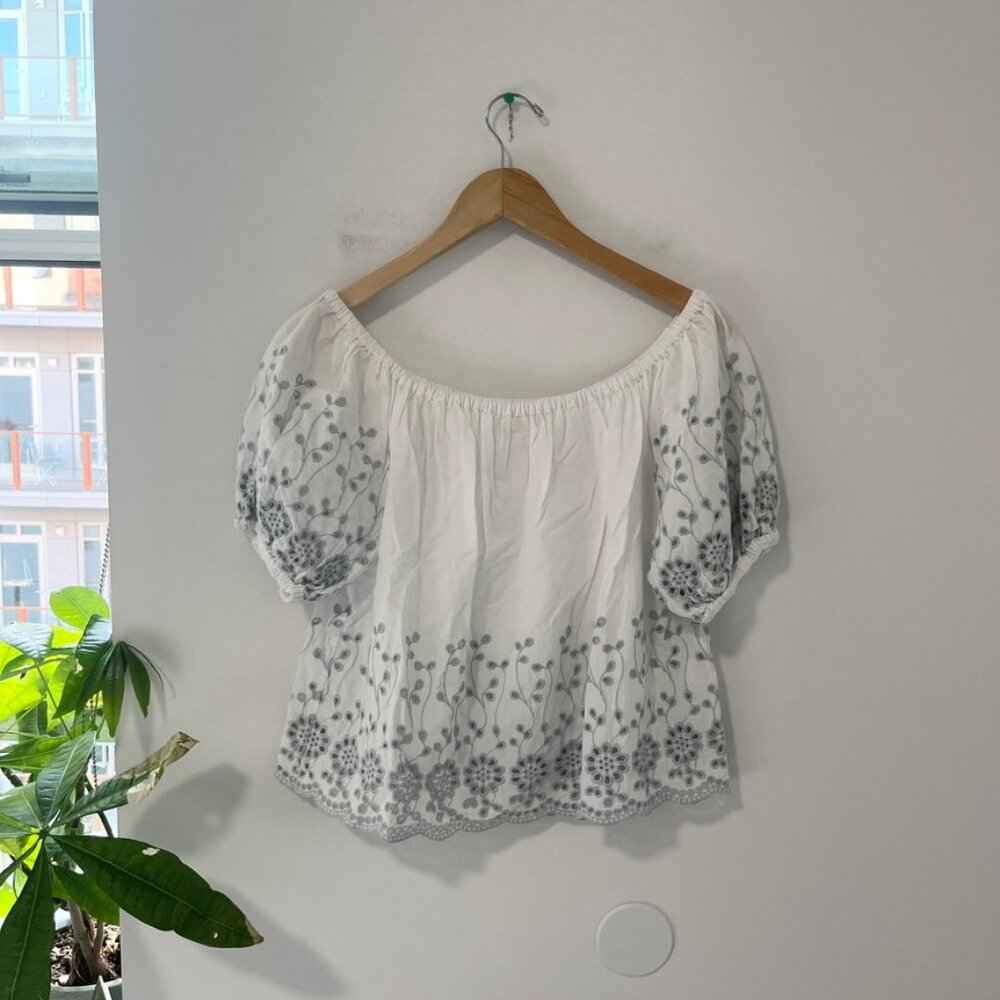 See By Chloe White & Blue Eyelet Flowy Short Sleeve Top Size 34